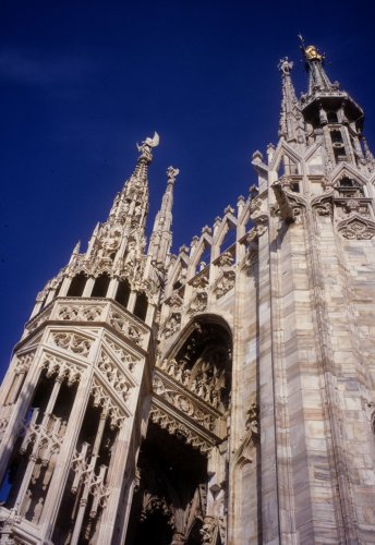 looking up at Duomo