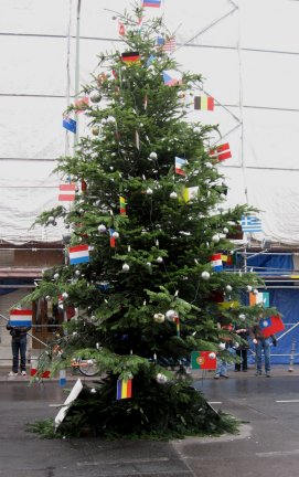 Christmas tree at Checkpoint Charlie