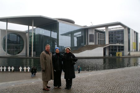 tourists at new German government buildings
