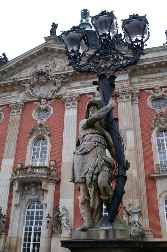 statuary at the New Palace