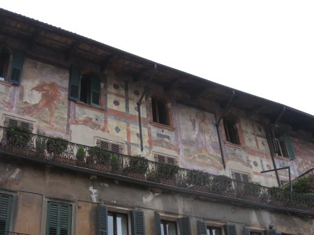 frescoes near Piazza Erbe