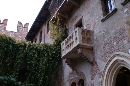 Romeo & Juliet balcony