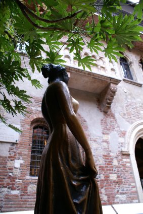 Juliet statue