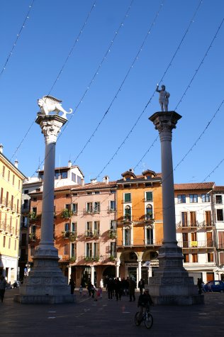 Venetian columns
