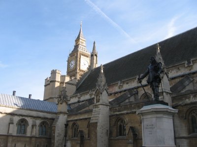 statue of Oliver Cromwell