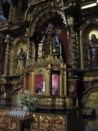 Side altar in San Pedro