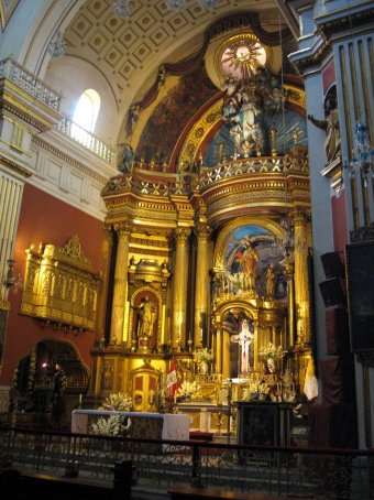 Main altar, San Pedro